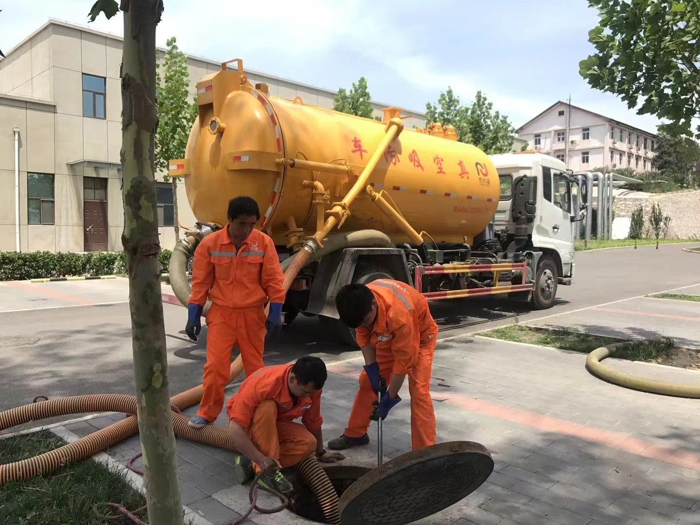 娄底化粪池清理与5-8吨吸粪车施工效率分析